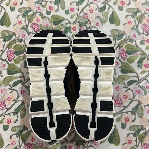 Women’s On Cloud 5 - Picture 3 of 5